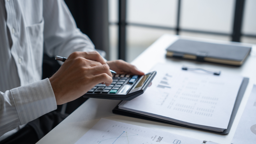 Descubra com Teciomar Ábila estratégias de planejamento para alcançar segurança financeira na aposentadoria.