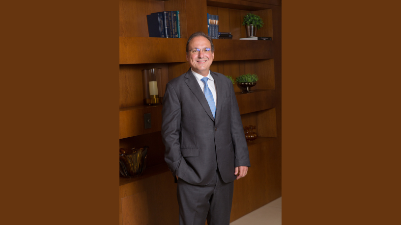 Entenda o que acontece com os funcionários durante a recuperação judicial e como a lei protege empregos e direitos, com análise de Rodrigo Gonçalves Pimentel.