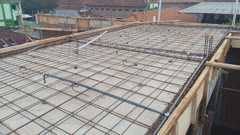 Uma análise de Valderci Malagosini Machado sobre a eficiência dos mini painéis treliçados como alternativa ágil em cenários de execução complexa.