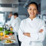 Mulheres no Comando: A Influência Crescente de Chefs na Gastronomia Brasileira