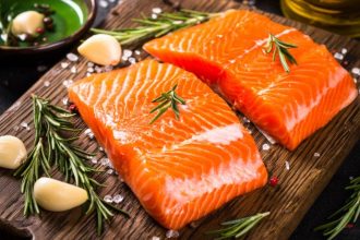 Dia do Salmão: benefícios, versatilidade e o papel do peixe na alimentação saudável