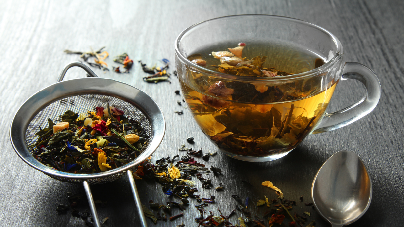 A Ascensão do Chá na Gastronomia Brasileira: Da Infusão Medicinal ao Par Perfeito na Alta Culinária